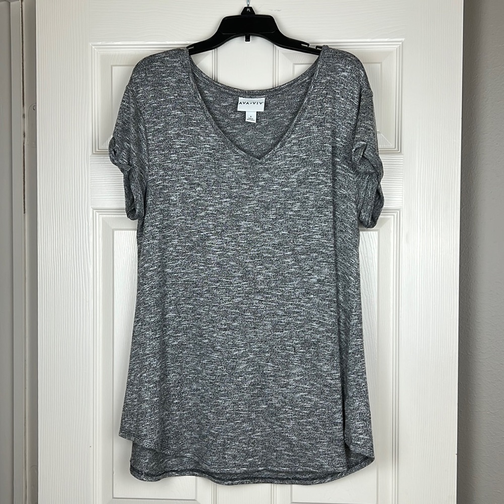 Gray Ava&VIV Super soft v-neck Shirt -size X